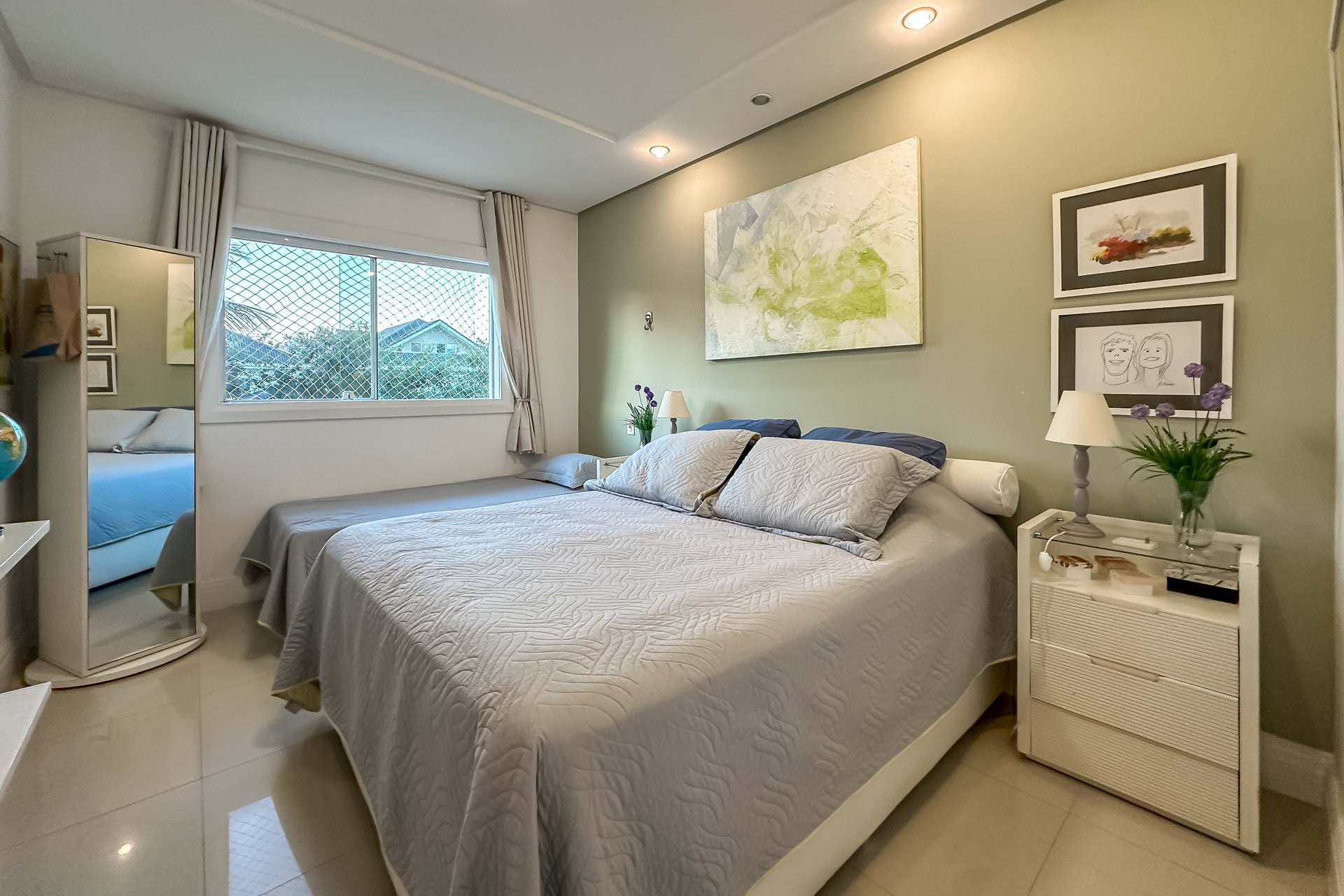 Suíte com decoração elegante